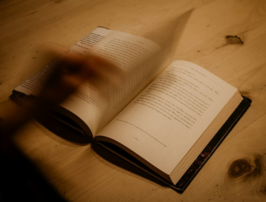 open mystery novel